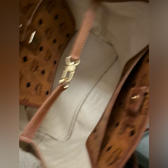 AUTHENTIC MCM TOTE. It’s in EUC. One small call out inside. Clean. Free shipping - Picture 12 of 13